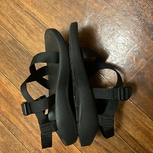 Men Chaco Sandals - size 10 - Picture 6 of 10